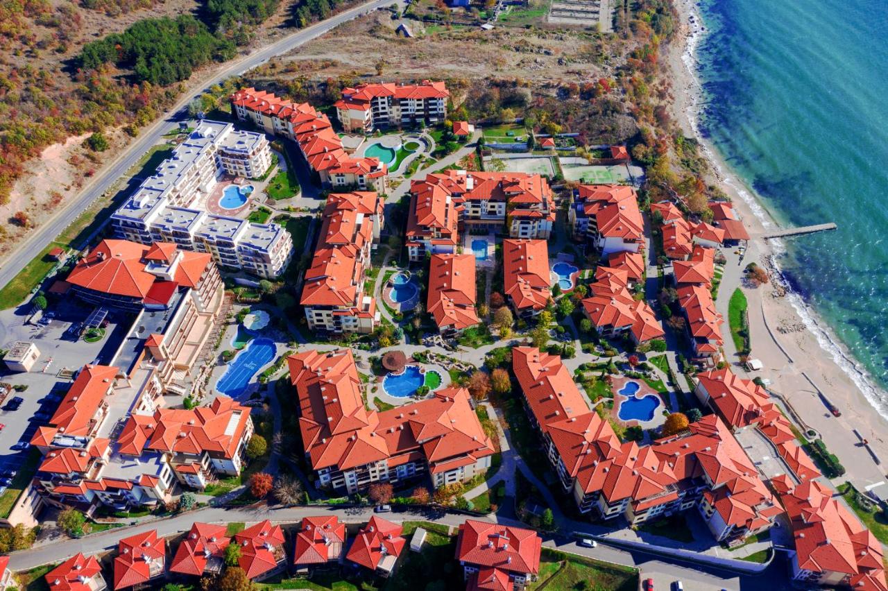 cazare-piscina-bulgaria-la-mare-Garden-of-Eden-Complex-de-sus