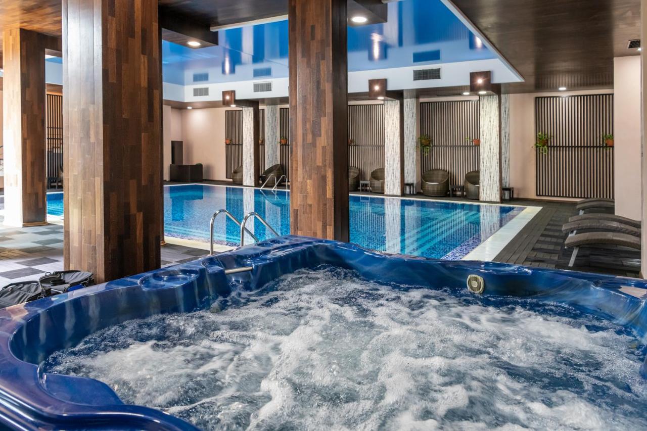 cazare-piscina-bulgaria-la-mare-Garden-of-Eden-Complex-jacuzzi