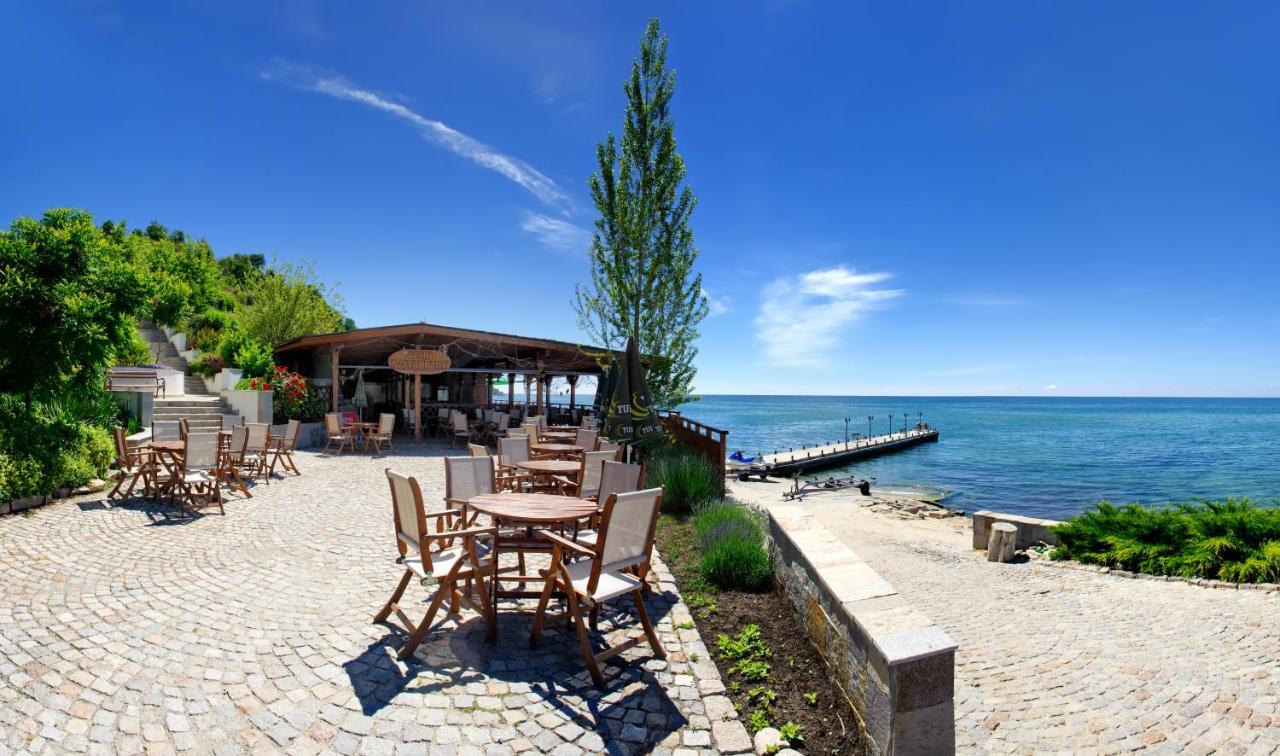 cazare-piscina-bulgaria-la-mare-Garden-of-Eden-Complex-malul-marii