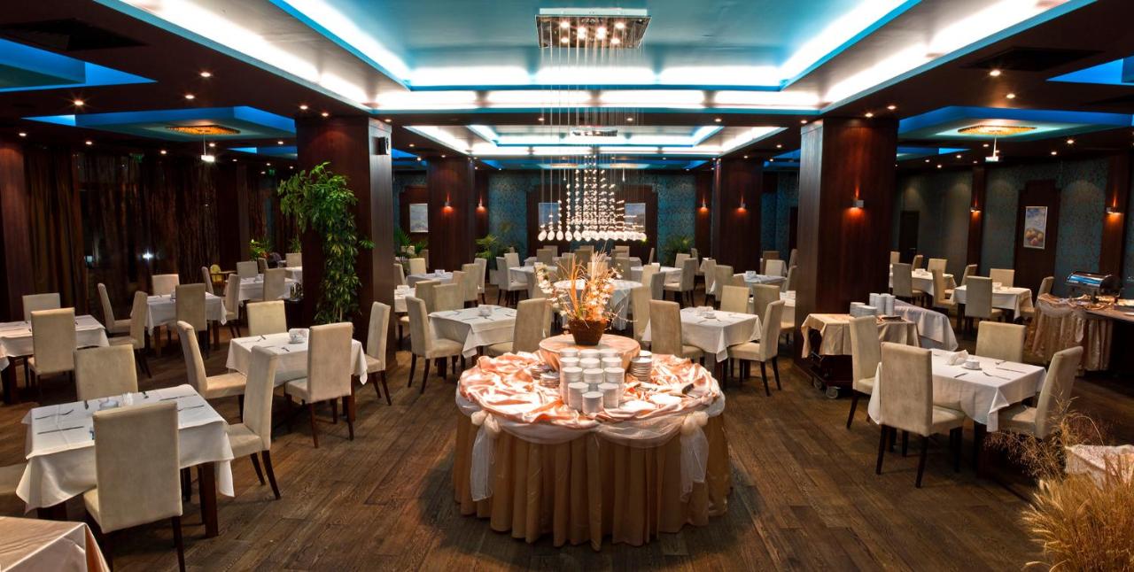 cazare-piscina-bulgaria-la-mare-Garden-of-Eden-Complex-restaurant