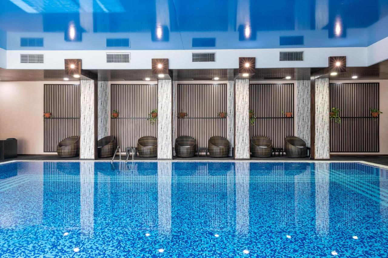 cazare-piscina-interioara-bulgaria-la-mare-Garden-of-Eden-Complex