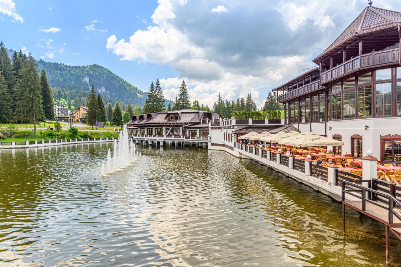 hotel-aurelius-imparatul-romanilor-poiana-brasov-cazare-cu-piscina-incalzita-exterior-lac-vara