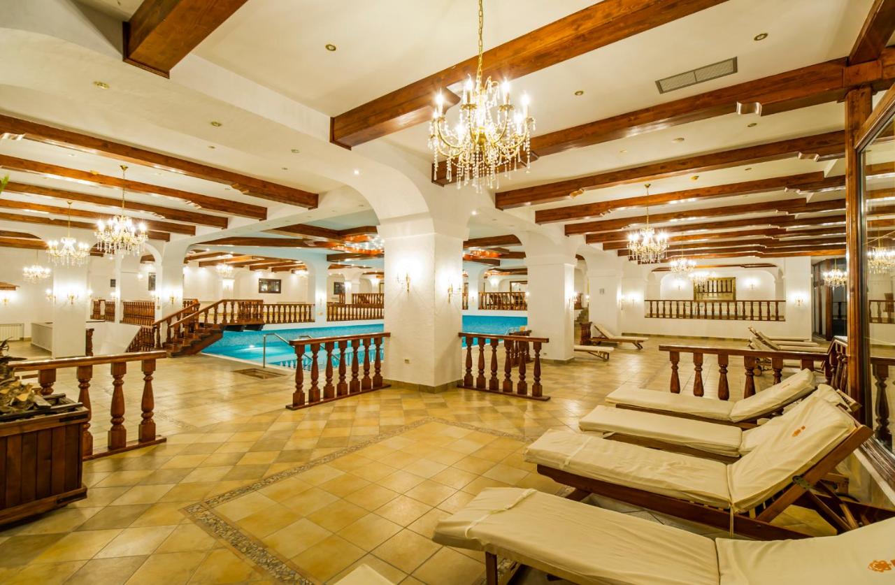 hotel-aurelius-imparatul-romanilor-poiana-brasov-cazare-cu-piscina-incalzita-interioara-02