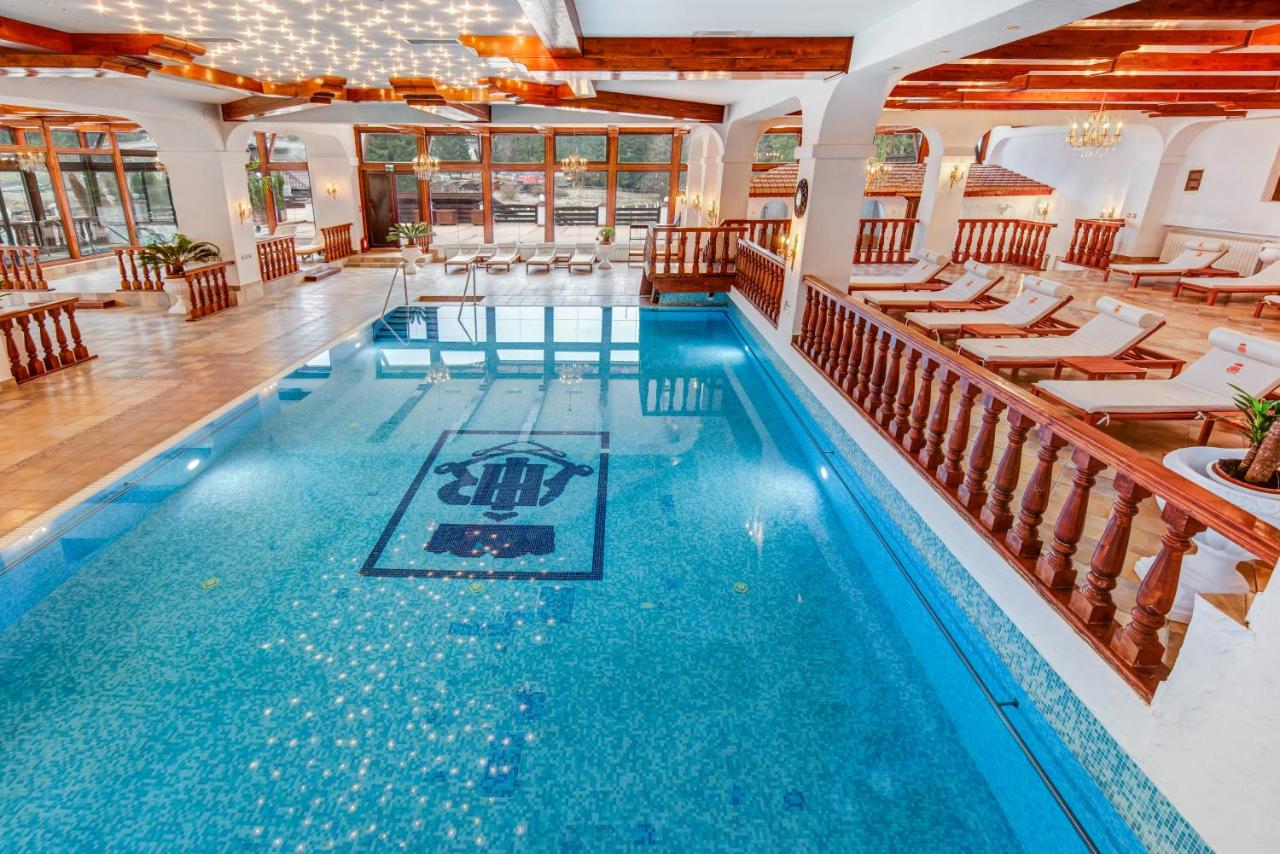 hotel-aurelius-imparatul-romanilor-poiana-brasov-cazare-cu-piscina-incalzita-interioara-04