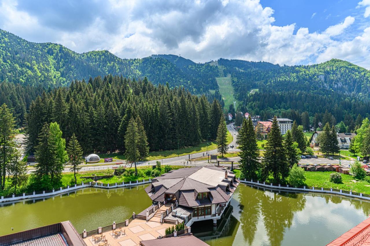 hotel-aurelius-imparatul-romanilor-poiana-brasov-cazare-cu-piscina-incalzita-priveliste-partie-vara