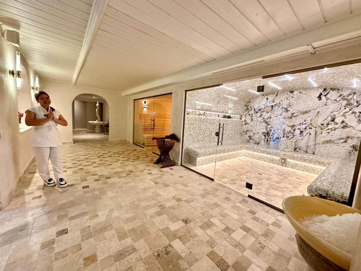 hotel-aurelius-imparatul-romanilor-poiana-brasov-cazare-cu-piscina-incalzita-spa-sauna-umeda-uscata