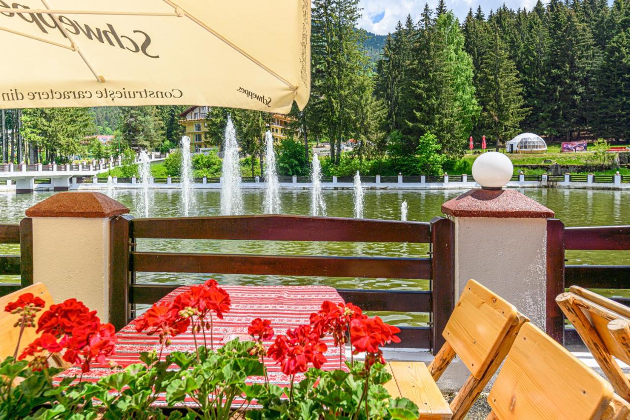 hotel-aurelius-imparatul-romanilor-poiana-brasov-cazare-cu-piscina-incalzita-terasa-lac-vara