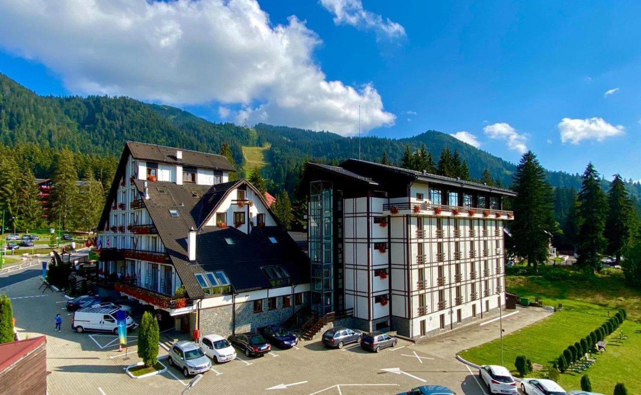 hotel-escalade-poiana-brasov-cazare-cu-piscina-incalzita-interioara-exterior