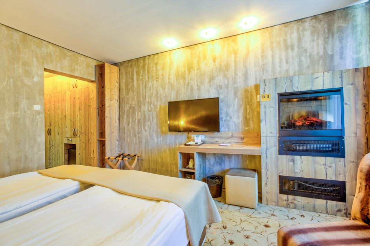 Alpin-Resort-Hotel-cazare-cu-piscina-la-munte-camera-dubla-02
