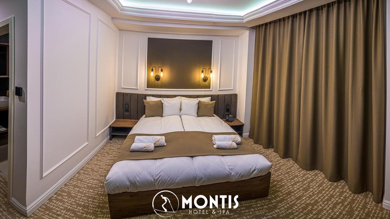 Montis-Hotel-Spa-cazare-cu-piscina-interioara-incalzita-langa-partie-schi-drumetii-camera-dubla