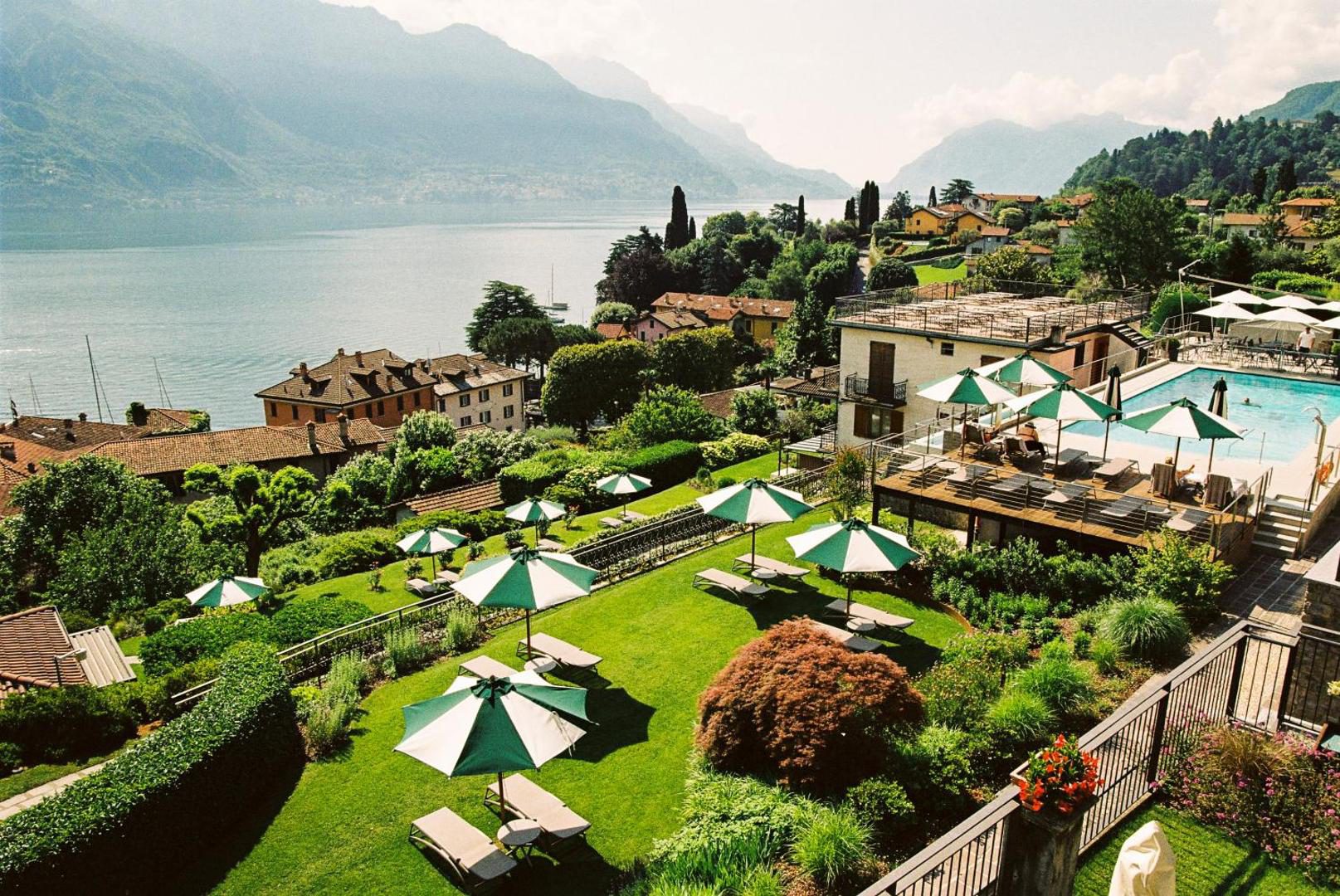 Hotel Belvedere – vedere aeriana a gradinii cu piscina, sezlonguri si Lacul Como in fundal, Bellagio Hotel Belvedere – vedere aeriana a gradinii cu piscina, sezlonguri si Lacul Como in fundal, Bellagio