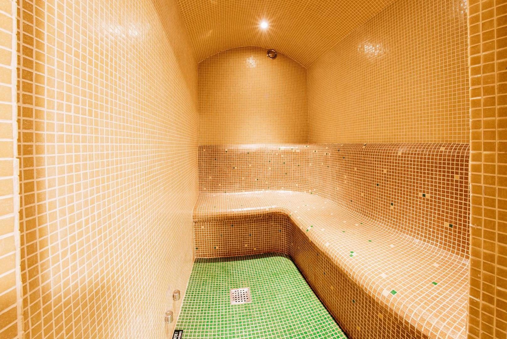 Piatra Pinului Ski & Spa – cameră de aburi în zona de relaxare Piatra Pinului Ski & Spa – cameră de aburi în zona de relaxare
