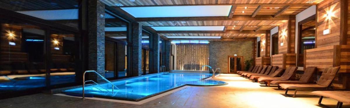 Piscina interioară de la Popasul Domnesc, deschisă tot anul Piscina interioară de la Popasul Domnesc, deschisă tot anul