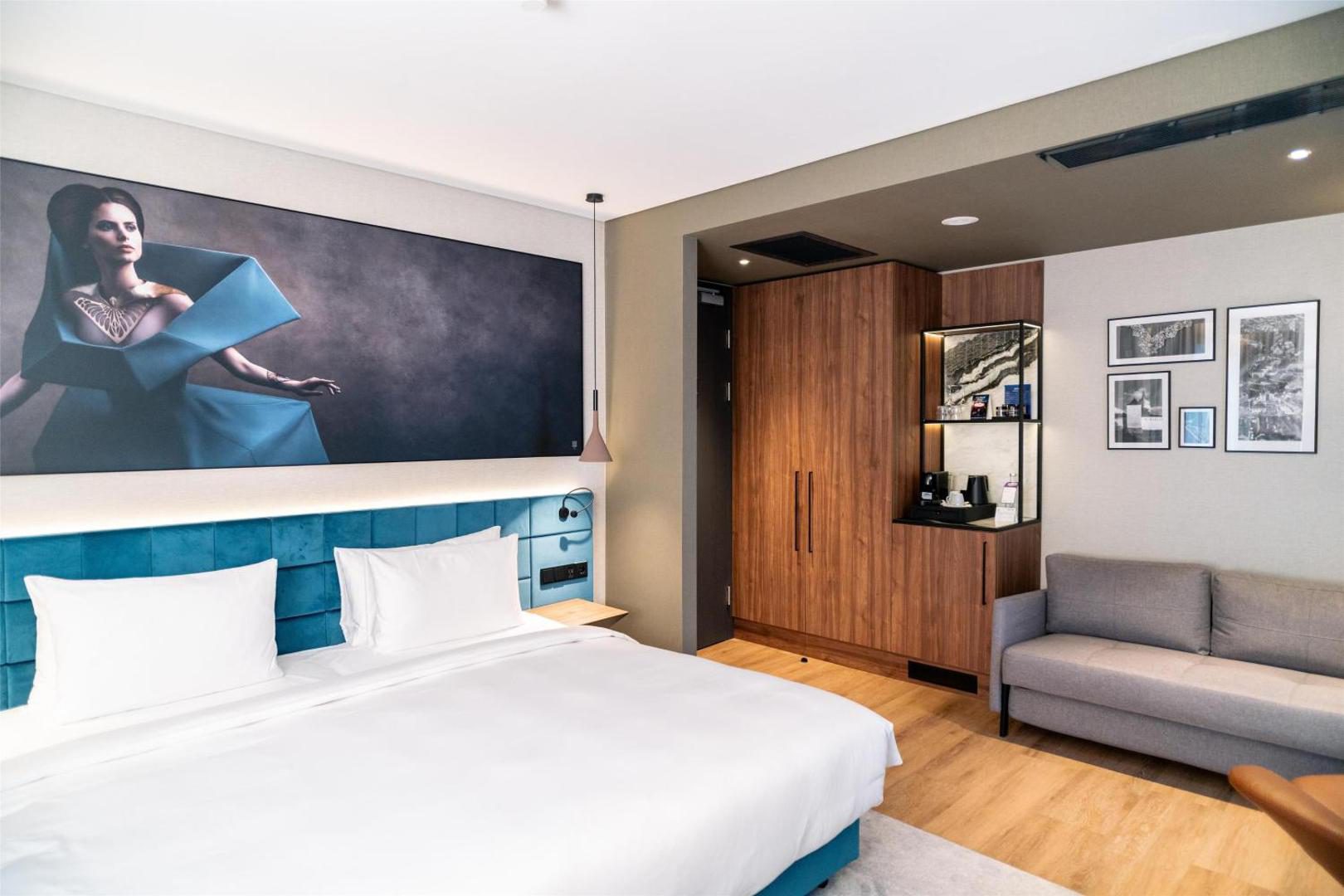 Radisson Blu Aurum Hotel Brașov – suită junior cu mobilier de design Radisson Blu Aurum Hotel Brașov – suită junior cu mobilier de design