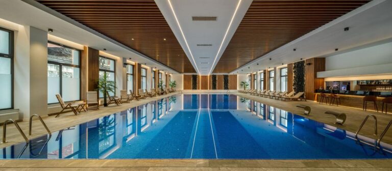 Hotel Alexandrion Experience – piscina interioară încălzită din Sinaia