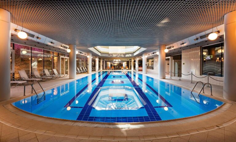 Hotel Aro Palace – piscina interioară, deschisă tot anul