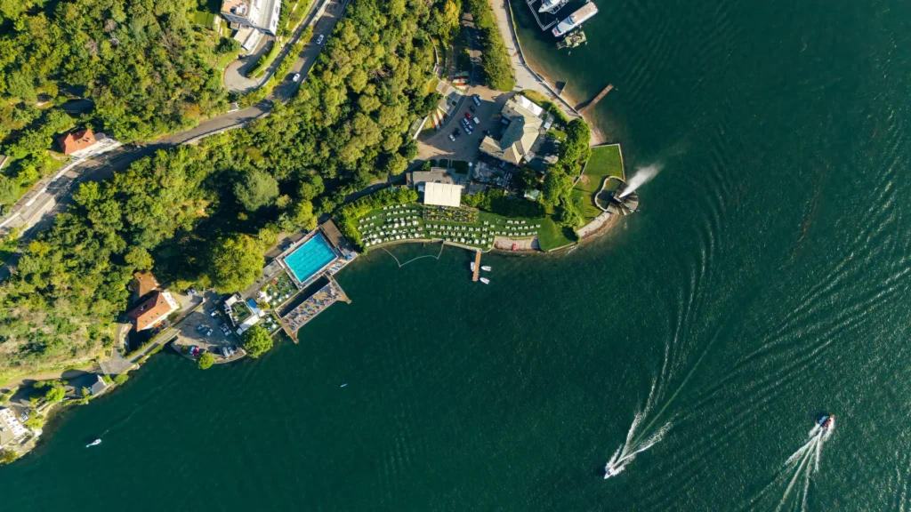 cazari cu piscina la Lacul Como Italia