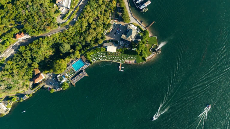 cazari cu piscina la Lacul Como Italia