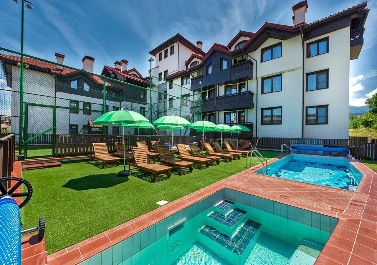 7 Pools SPA Boutique Hotel – piscină exterioară cu grădină 7 Pools SPA Boutique Hotel – piscină exterioară cu grădină