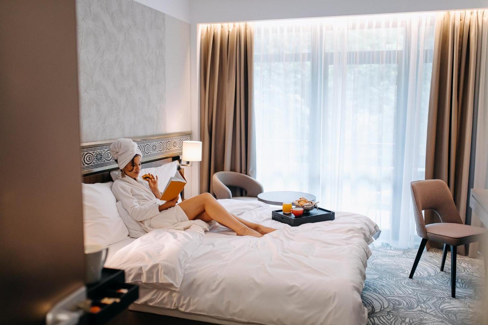Hotel Crystal Wellness & Spa superior – cameră cu balcon Hotel Crystal Wellness & Spa superior – cameră cu balcon