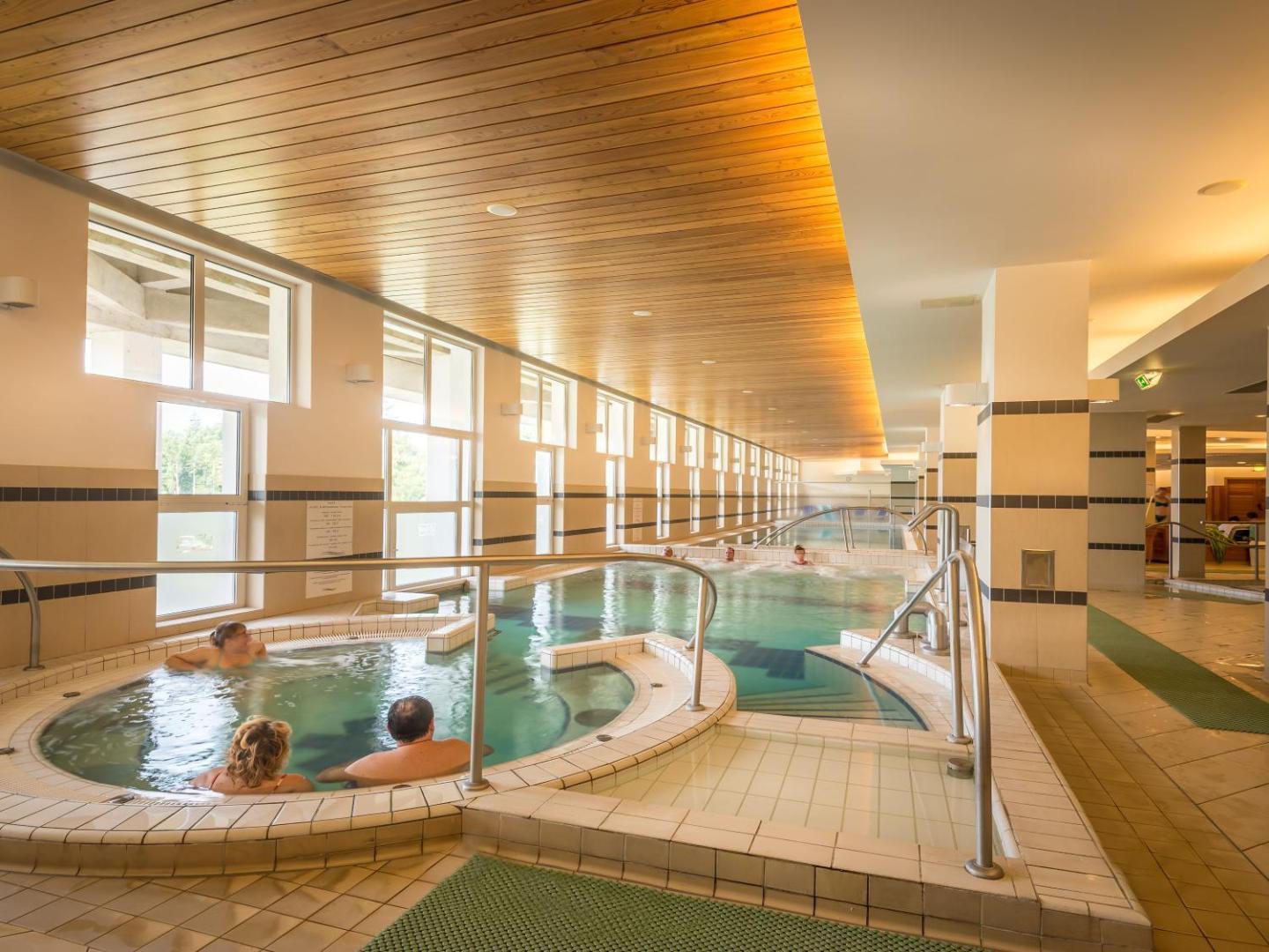 Ensana Bradet – piscină interioară la centrul spa Ensana Bradet – piscină interioară la centrul spa