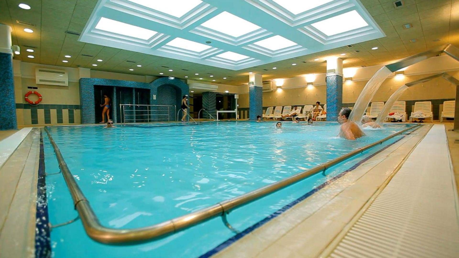 Ensana Sovata – piscina interioară deschisă tot anul Ensana Sovata – piscina interioară deschisă tot anul