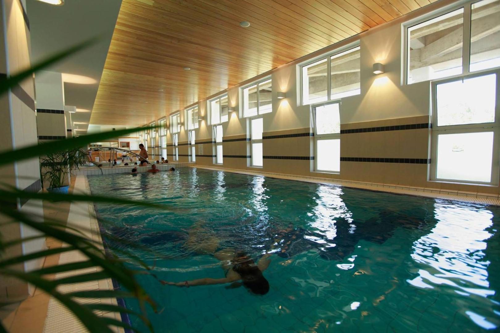 Ensana Sovata – piscina interioară a zonei de wellness Ensana Sovata – piscina interioară a zonei de wellness