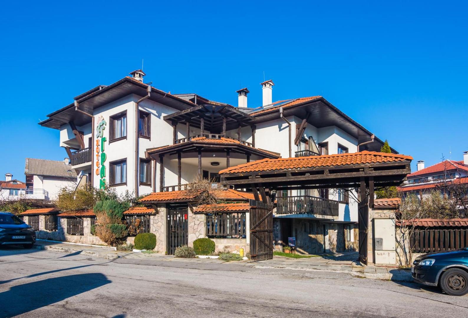 Grami Hotel – vedere exterioară asupra hotelului Grami Hotel – vedere exterioară asupra hotelului