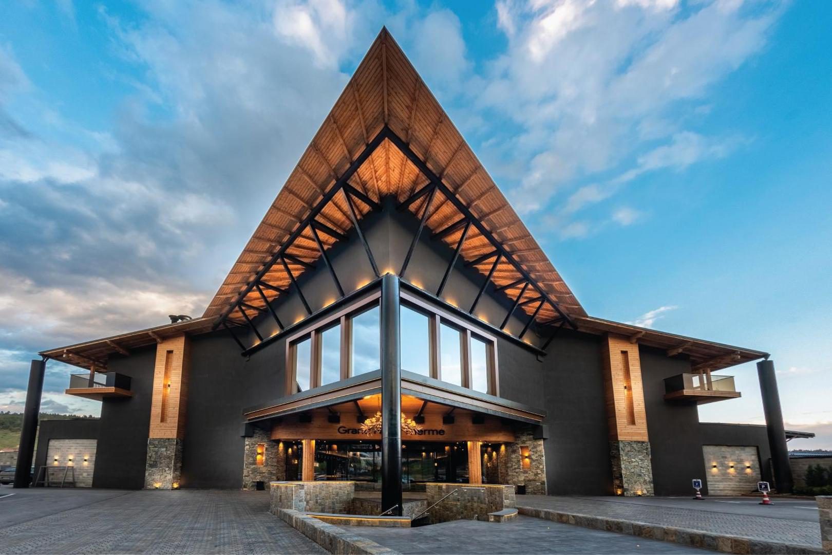 Grand Hotel Therme – clădirea recepției Grand Hotel Therme – clădirea recepției