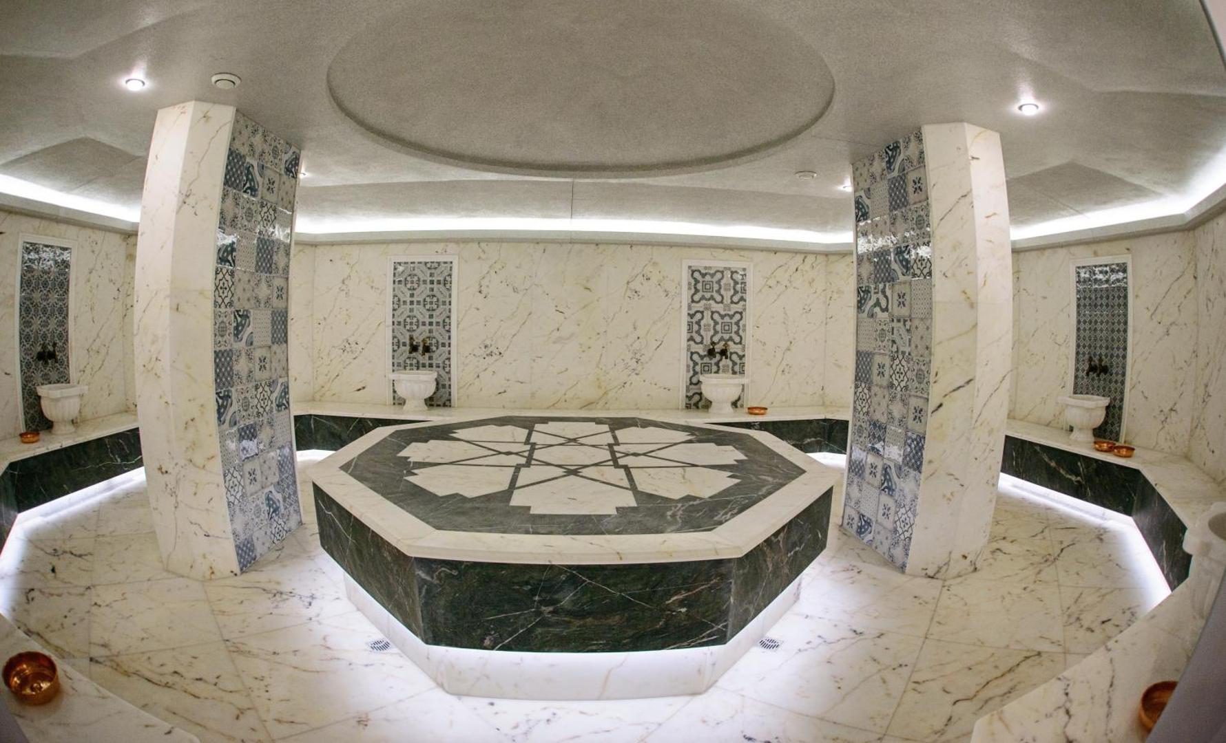 Hot Springs Medical and SPA – lounge spa cu bazin octogonal Hot Springs Medical and SPA – lounge spa cu bazin octogonal