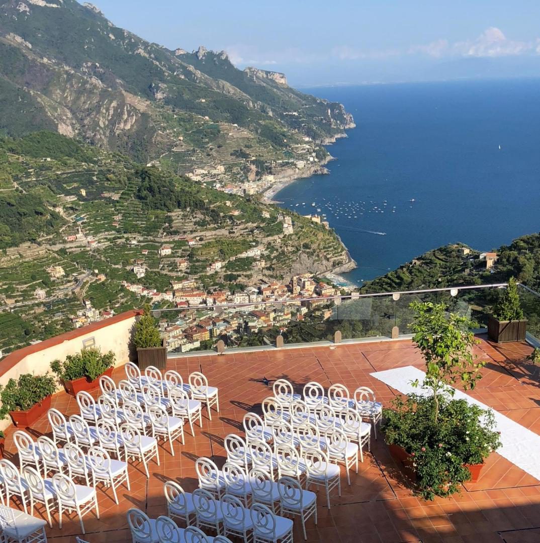 Hotel Bonadies Ravello – terasa panoramica cu vedere la Coasta Amalfitana si mare Hotel Bonadies Ravello – terasa panoramica cu vedere la Coasta Amalfitana si mare
