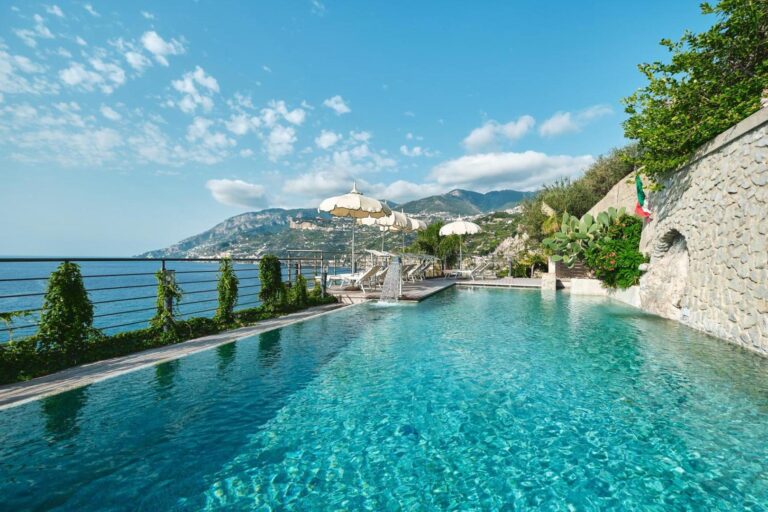 Hotel Botanico San Lazzaro Maiori – piscina infinita cu vedere panoramica la Coasta Amalfitana