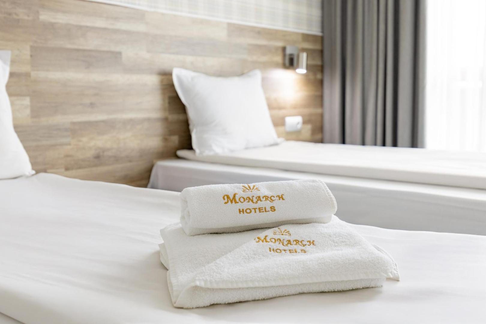 Hotel Iceberg Bansko – cameră cu prosoape pregătite Hotel Iceberg Bansko – cameră cu prosoape pregătite