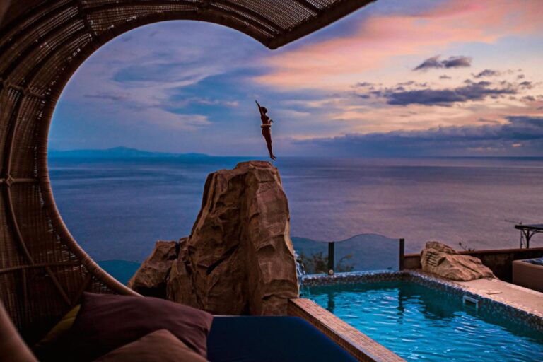 Hotel Margherita Praiano – piscina exterioara la apus, cu vedere panoramica la Coasta Amalfitana
