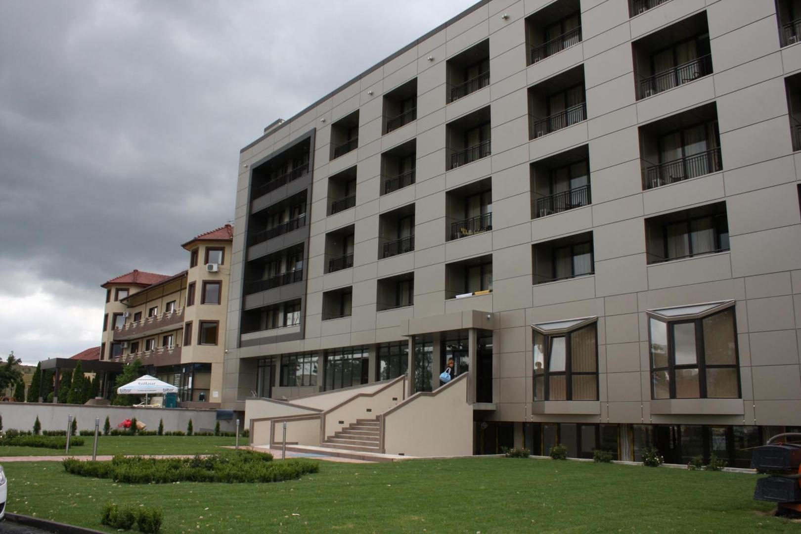 Hotel President Băile Felix – exteriorul hotelului de 4 stele Hotel President Băile Felix – exteriorul hotelului de 4 stele