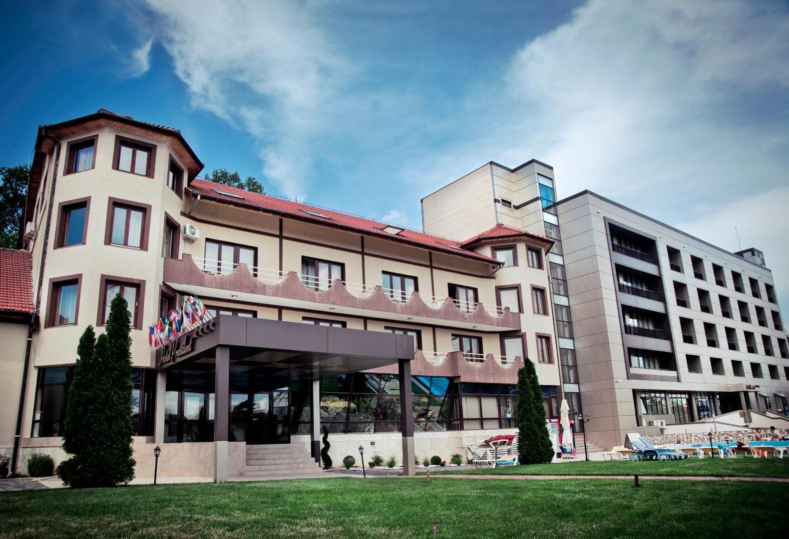 Hotel President Băile Felix – vedere aeriană spre stațiunea Băile Felix Hotel President Băile Felix – vedere aeriană spre stațiunea Băile Felix