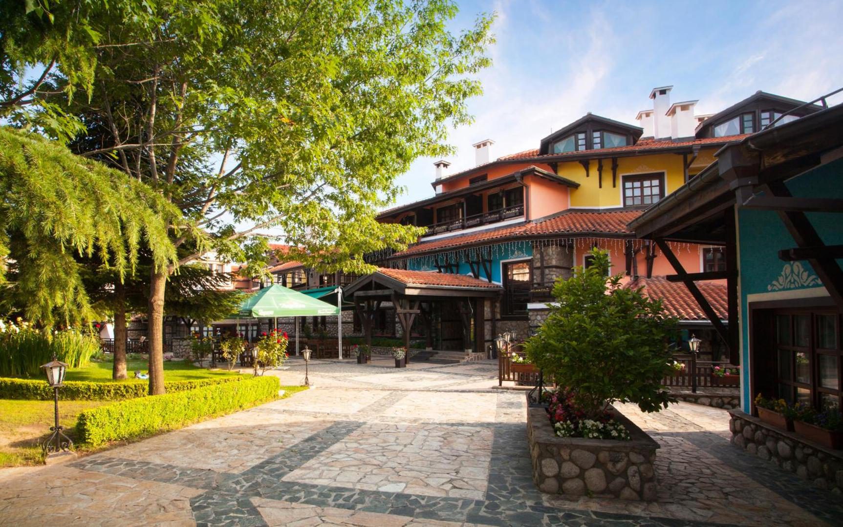 Hotel Tanne – clădirea hotelului în stil tradițional Hotel Tanne – clădirea hotelului în stil tradițional