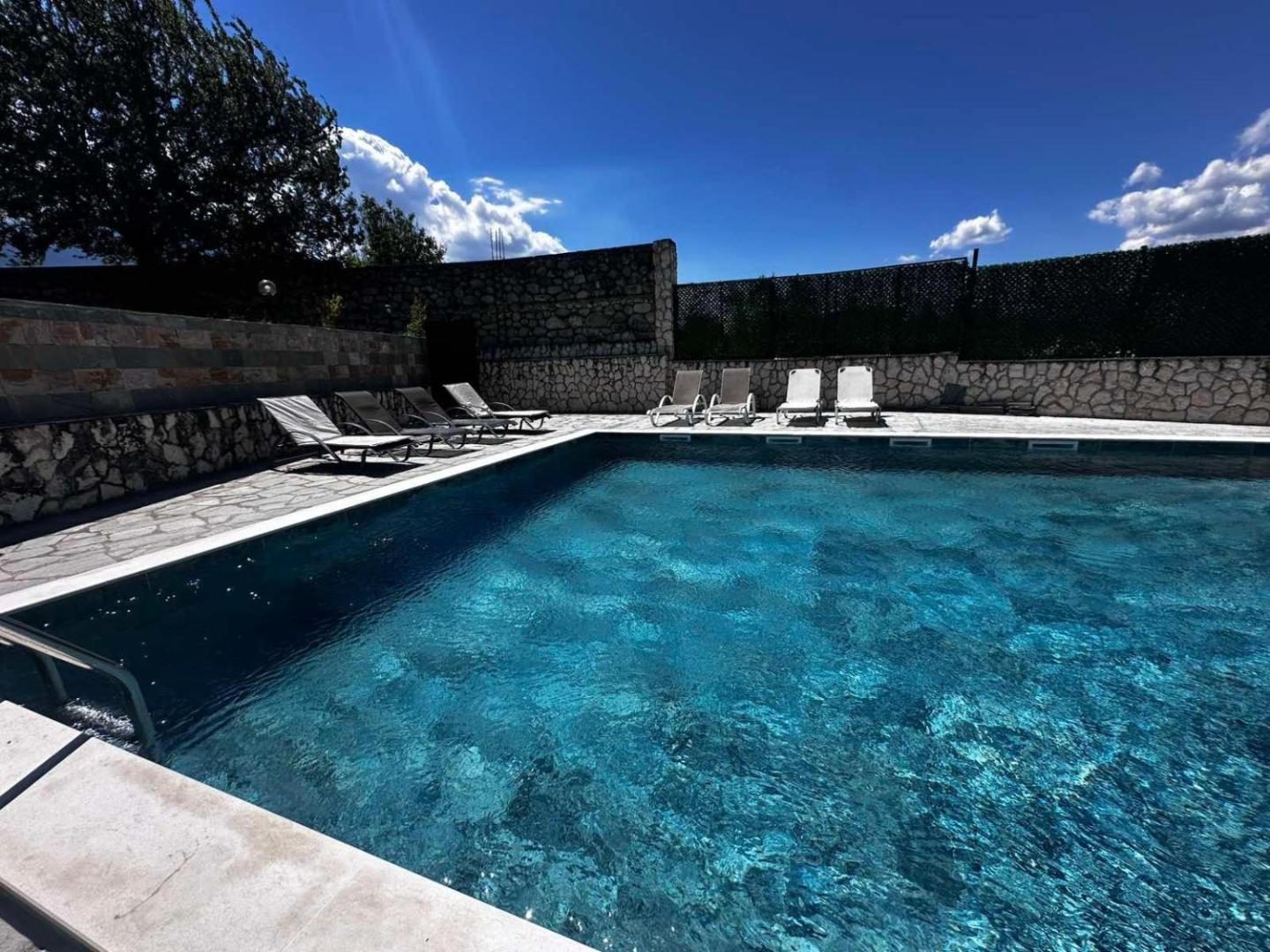 Piscină exterioară încălzită, Hotel Zara Bansko Piscină exterioară încălzită, Hotel Zara Bansko