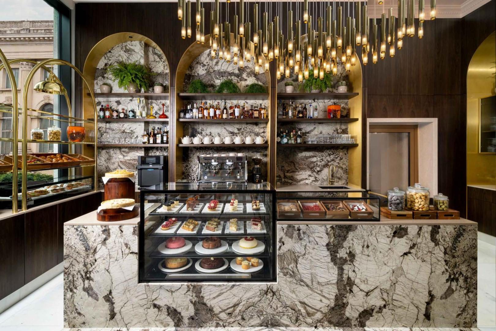 InterContinental Athenee Palace Bucharest – Café Athénée, colțul de patiserie InterContinental Athenee Palace Bucharest – Café Athénée, colțul de patiserie