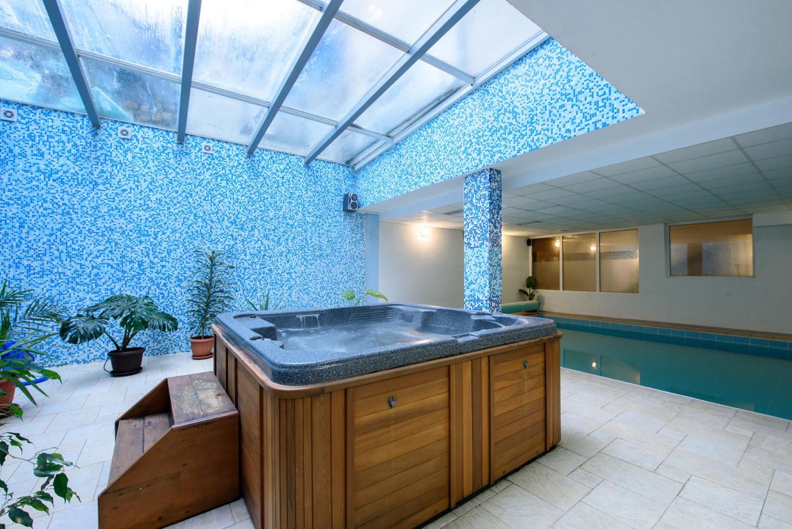 Kap House Family Hotel – jacuzzi în zona spa Kap House Family Hotel – jacuzzi în zona spa