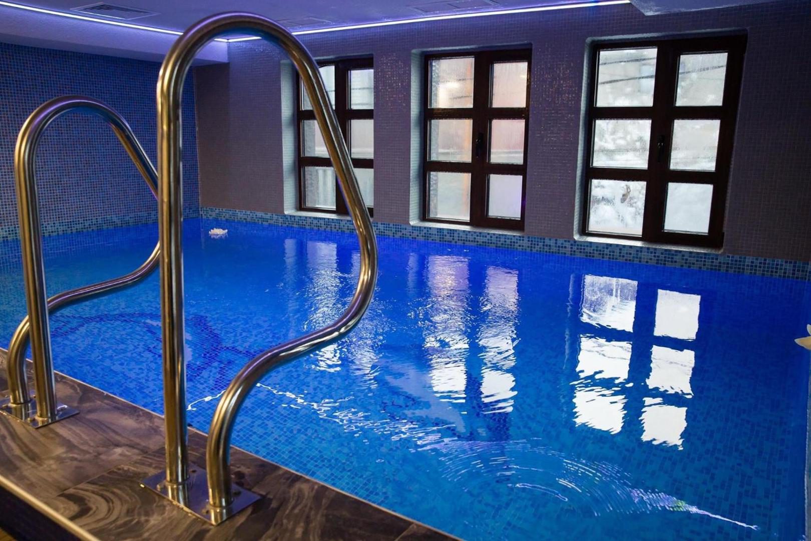 Piscină interioară, Family Hotel Makedonska Kruchma Dobrinishte Piscină interioară, Family Hotel Makedonska Kruchma Dobrinishte