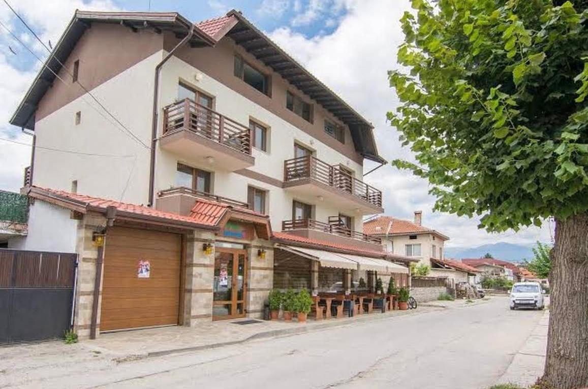 Fațadă clădire, Mineral 56 Banya Fațadă clădire, Mineral 56 Banya