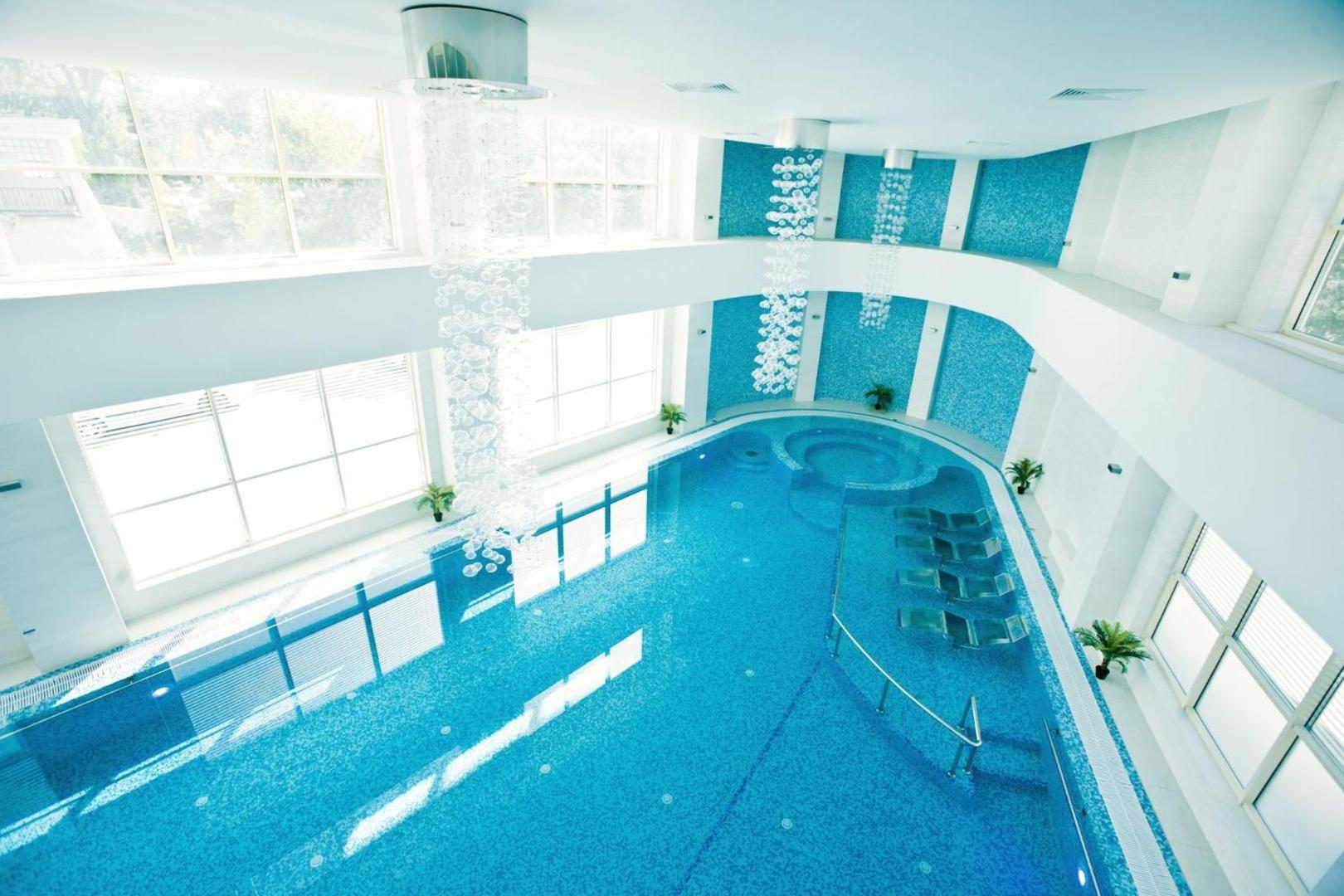 Mirage Medspa Hotel – piscina interioară, altă perspectivă Mirage Medspa Hotel – piscina interioară, altă perspectivă
