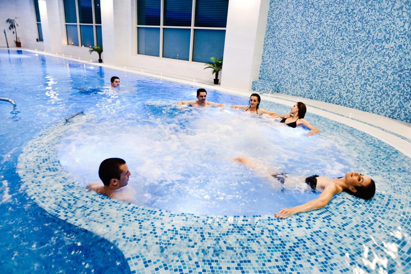 Mirage Medspa Hotel – jacuzzi în zona Aqua Mirage Mirage Medspa Hotel – jacuzzi în zona Aqua Mirage