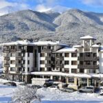 St George Ski & Holiday – vedere exterioară pe timp de iarnă