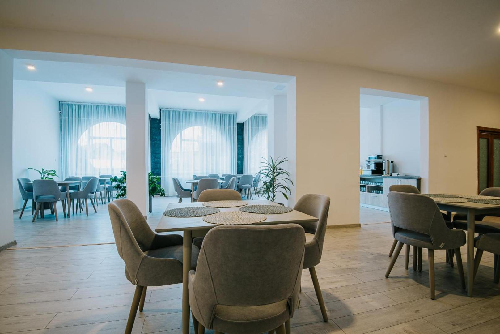 Vila Ursul Negru – sală de mese Vila Ursul Negru – sală de mese