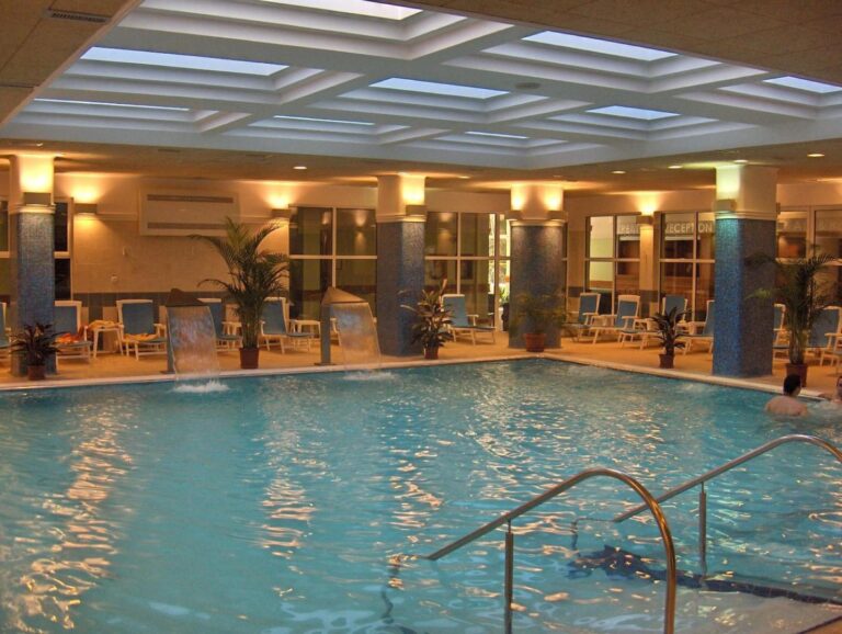 Ensana Sovata – piscina interioară încălzită a hotelului