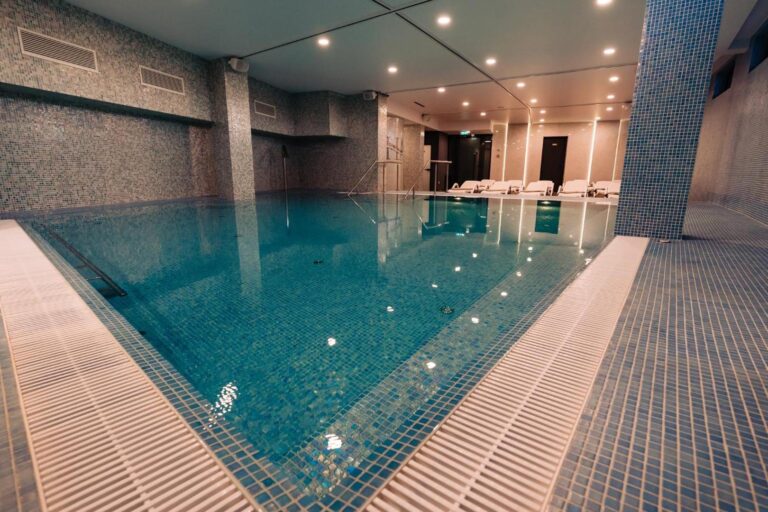 Hotel Aventus Băile Felix – piscină interioară încălzită