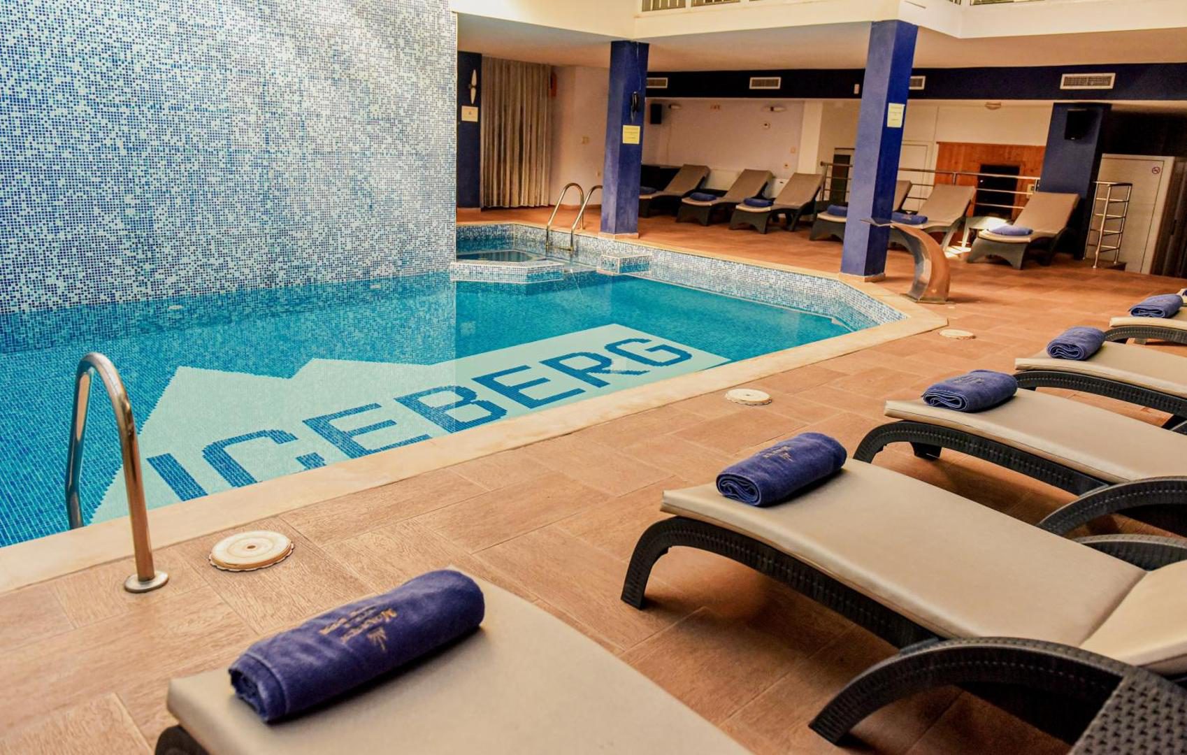 Hotel Iceberg Bansko – piscina interioară încălzită