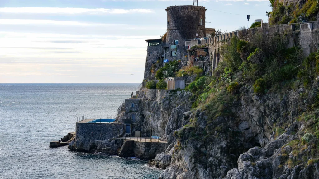 cazare cu piscina si priveliste la mare pe coasta amalfitana